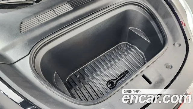 Tesla Model Y 2021 thumb 6