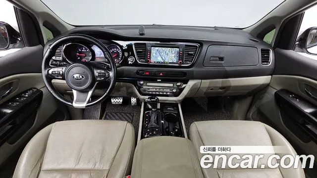 Kia Carnival 2015 thumb 6
