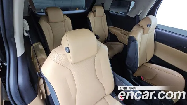 Kia Carnival 2022 thumb 10