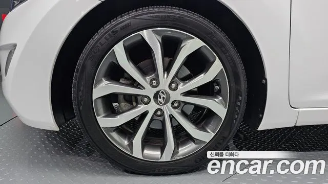 Hyundai Avante 2013 thumb 4
