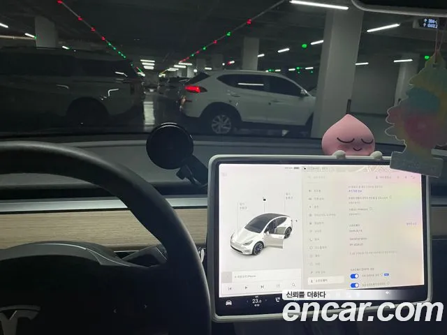 Tesla Model Y 2021 thumb 6