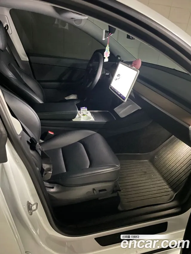 Tesla Model Y 2021 thumb 7