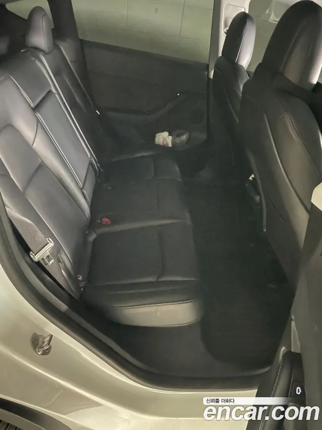 Tesla Model Y 2021 thumb 8