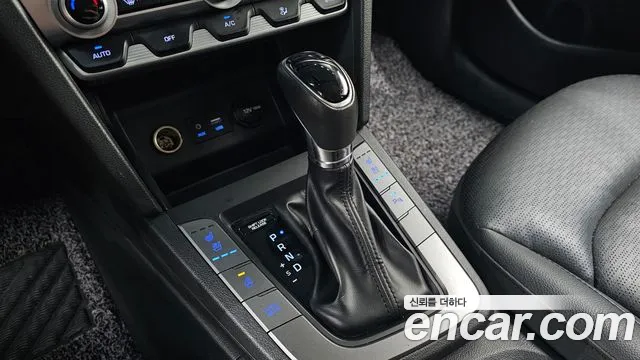 Hyundai Avante 2018 thumb 8