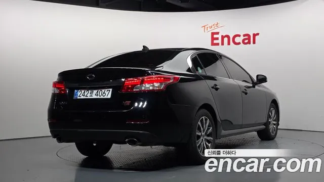 Renault-KoreaSamsung SM5 2013 thumb 2