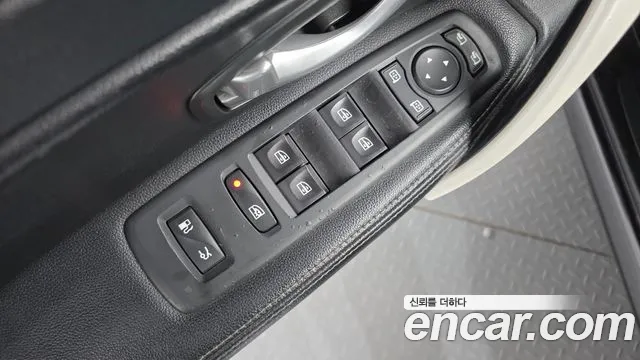 Renault-KoreaSamsung SM5 2013 thumb 11