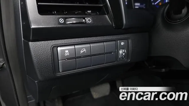 KG_Mobility_Ssangyong Rexton 2020 thumb 12