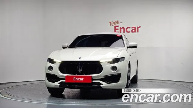 Maserati Levante 2018 thumb 3
