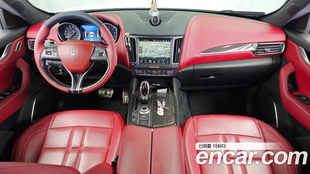 Maserati Levante 2018 thumb 7