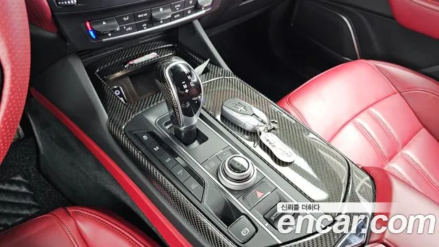 Maserati Levante 2018 thumb 9