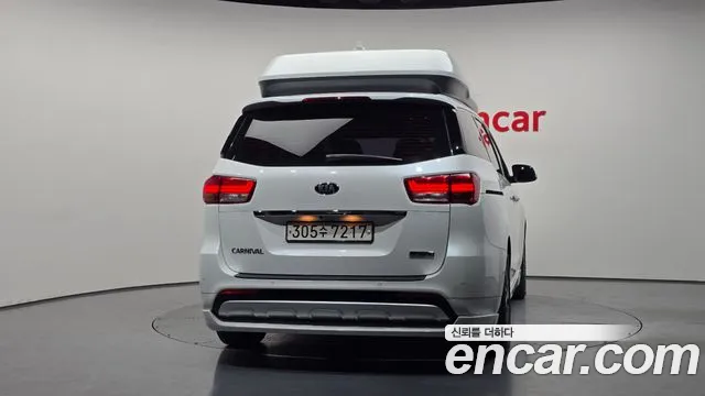 Kia Carnival 2018 thumb 3