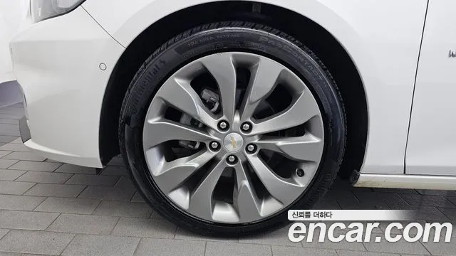 ChevroletGMDaewoo Malibu 2017 thumb 5