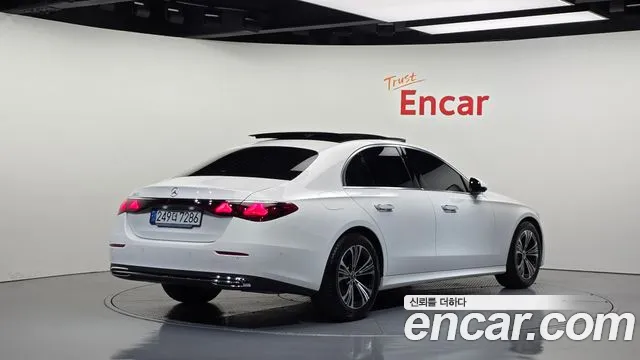 Mercedes-Benz E-Класс 2025 thumb 2