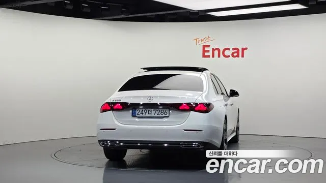 Mercedes-Benz E-Класс 2025 thumb 4
