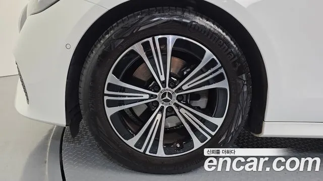 Mercedes-Benz E-Класс 2025 thumb 5