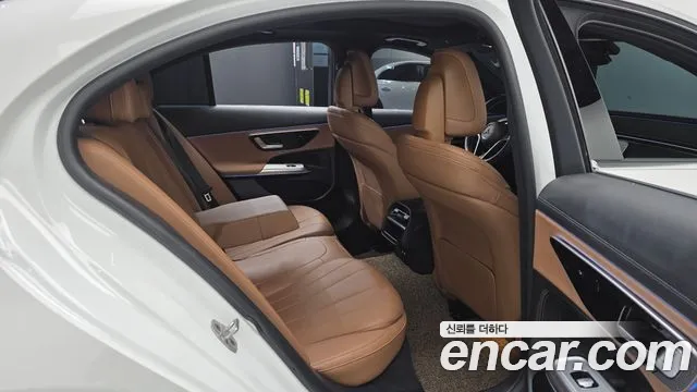 Mercedes-Benz E-Класс 2025 thumb 11
