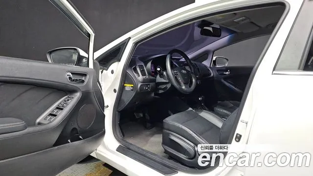 Kia K3 2013 thumb 10