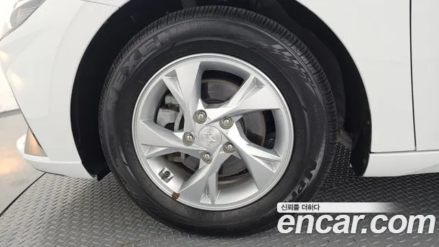 Hyundai Avante 2021 thumb 4