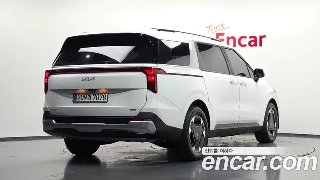 Kia Carnival 2024 thumb 2