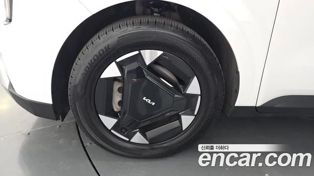 Kia Carnival 2024 thumb 5