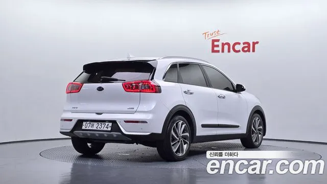 Kia Niro 2017 thumb 2