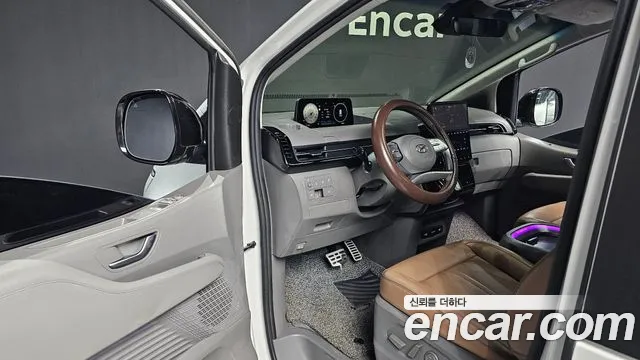 Hyundai Staria 2023 thumb 10