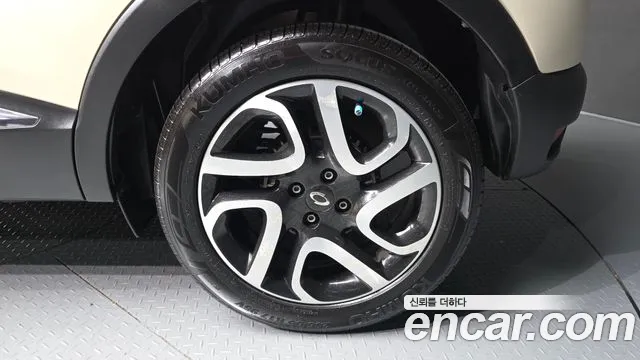 Renault-KoreaSamsung Captur 2015 thumb 4