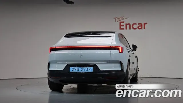 Polestar 4 2025 thumb 3