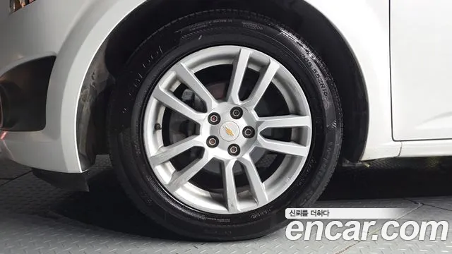 ChevroletGMDaewoo Aveo 2015 thumb 5