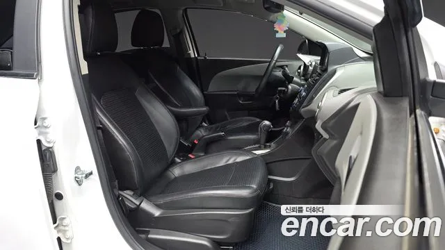 ChevroletGMDaewoo Aveo 2015 thumb 11