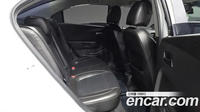 ChevroletGMDaewoo Aveo 2015 thumb 12