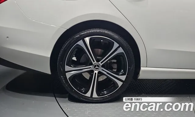 Mercedes-Benz C-Класс 2023 thumb 4