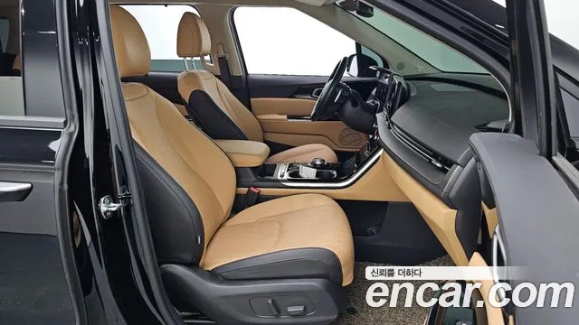 Kia Carnival 2021 thumb 10