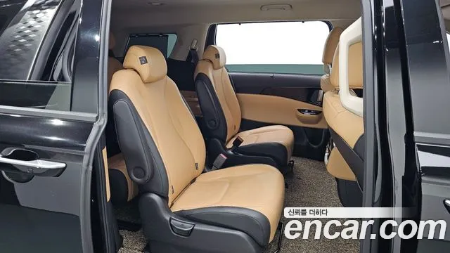 Kia Carnival 2021 thumb 11