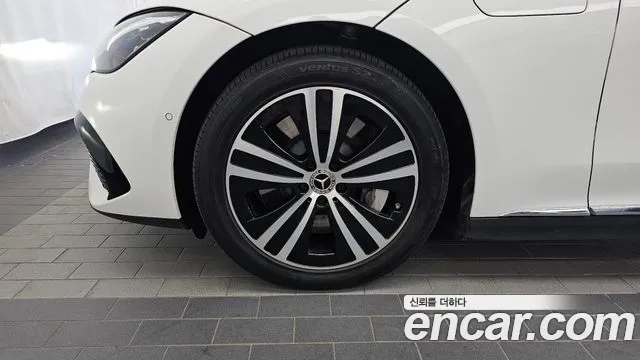 Mercedes-Benz EQE 2023 thumb 5