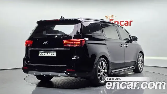 Kia Carnival 2018 thumb 2