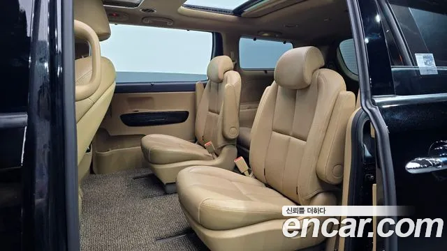 Kia Carnival 2018 thumb 12