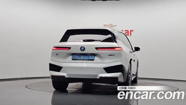 BMW iX 2022 thumb 3