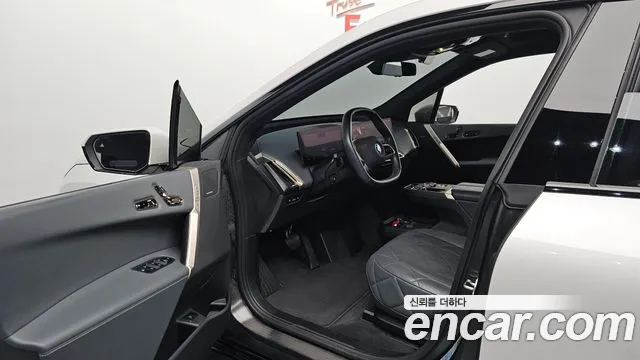 BMW iX 2022 thumb 9