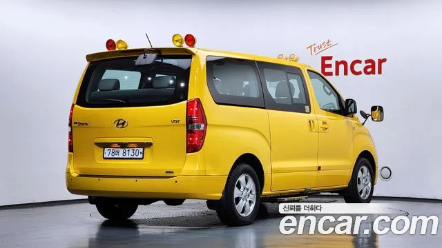 Hyundai Starex 2017 thumb 2