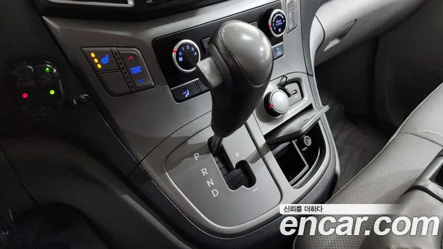 Hyundai Starex 2017 thumb 9