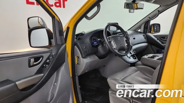 Hyundai Starex 2017 thumb 10