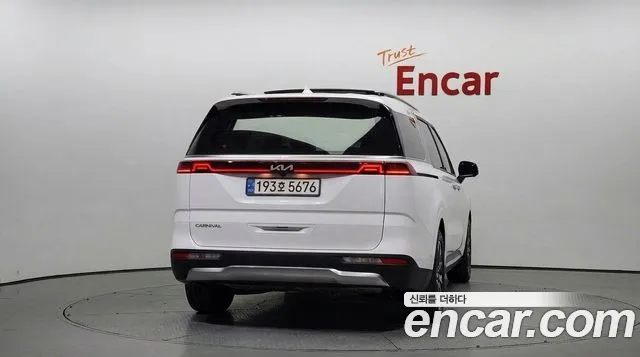 Kia Carnival 2022 thumb 4