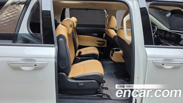Kia Carnival 2022 thumb 11