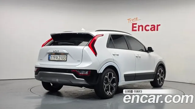 Kia Niro 2022 thumb 2