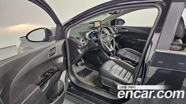 ChevroletGMDaewoo Aveo 2014 thumb 10