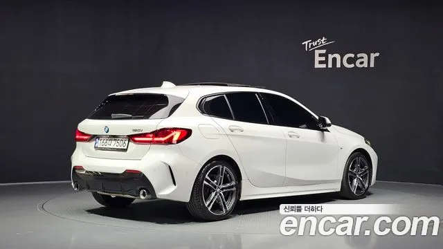 BMW 1-Series 2022 thumb 2