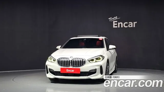 BMW 1-Series 2022 thumb 3