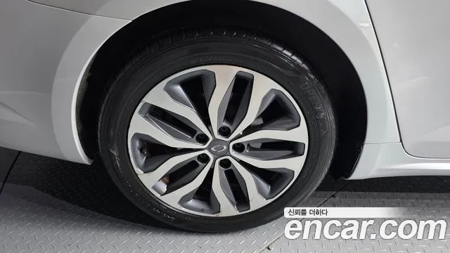Renault-KoreaSamsung Megane 2016 thumb 4