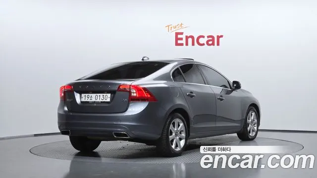 Volvo S60 2016 thumb 2